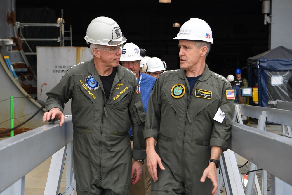 Commander, USFFC and Commander, U.S. Pacific Fleet Visit USS John C. Stennis (CVN 74)