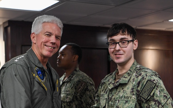 Commander, USFFC and Commander, U.S. Pacific Fleet Visit USS John C. Stennis (CVN 74)