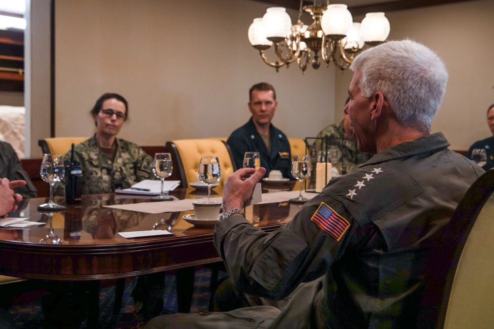 Commander, USFFC and Commander, U.S. Pacific Fleet Visit USS John C. Stennis (CVN 74)