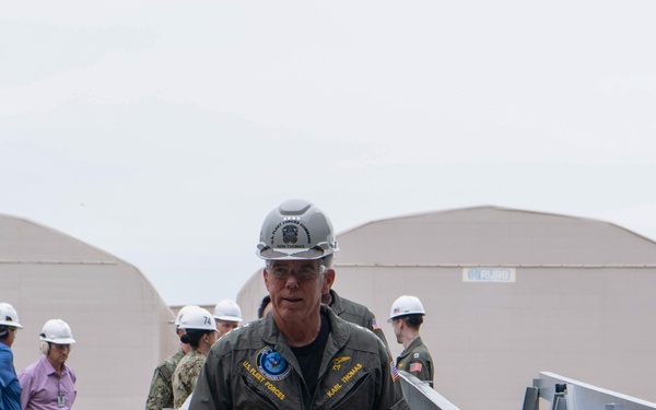 Commander, USFFC Visits USS John C. Stennis (CVN 74)