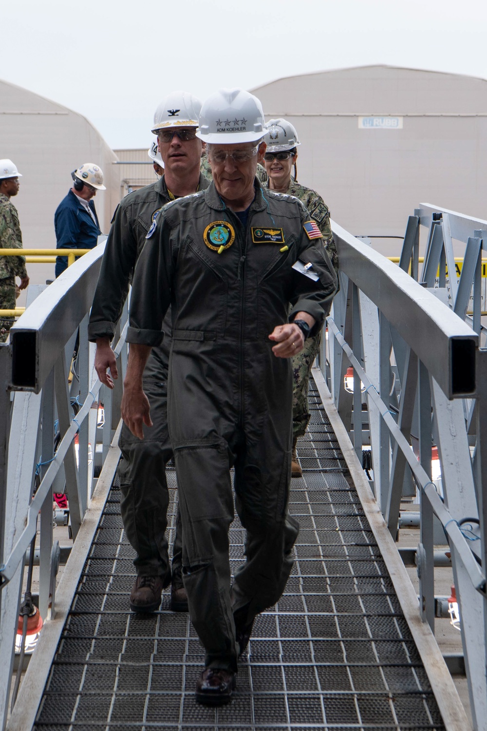 Commander, U.S. Pacific Fleet Visits USS John C. Stennis (CVN 74)