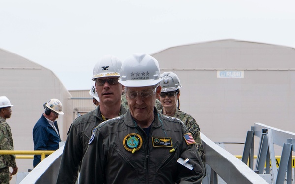 Commander, U.S. Pacific Fleet Visits USS John C. Stennis (CVN 74)
