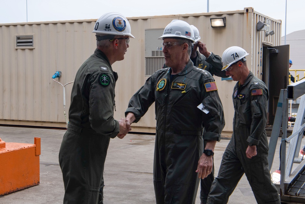 Commander, U.S. Pacific Fleet Visits USS John C. Stennis (CVN 74)