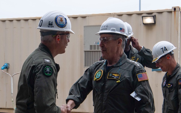 Commander, U.S. Pacific Fleet Visits USS John C. Stennis (CVN 74)