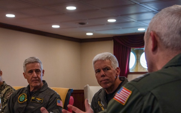 Commander, USFFC and Commander, U.S. Pacific Fleet Visit USS John C. Stennis (CVN 74)