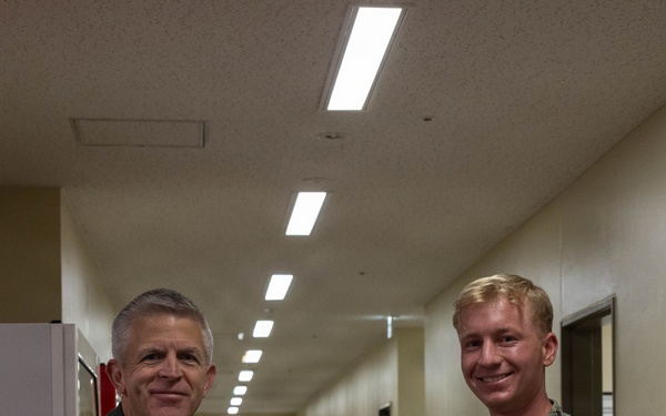 Vice Adm. Hannifin visits Carrier Air Wing 5