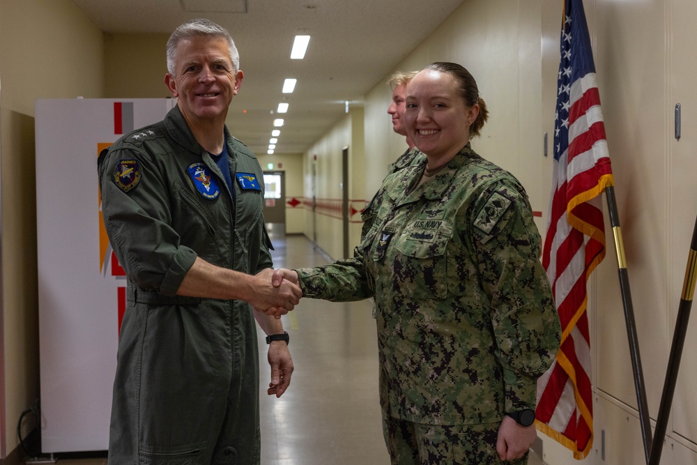 Vice Adm. Hannifin visits Carrier Air Wing 5