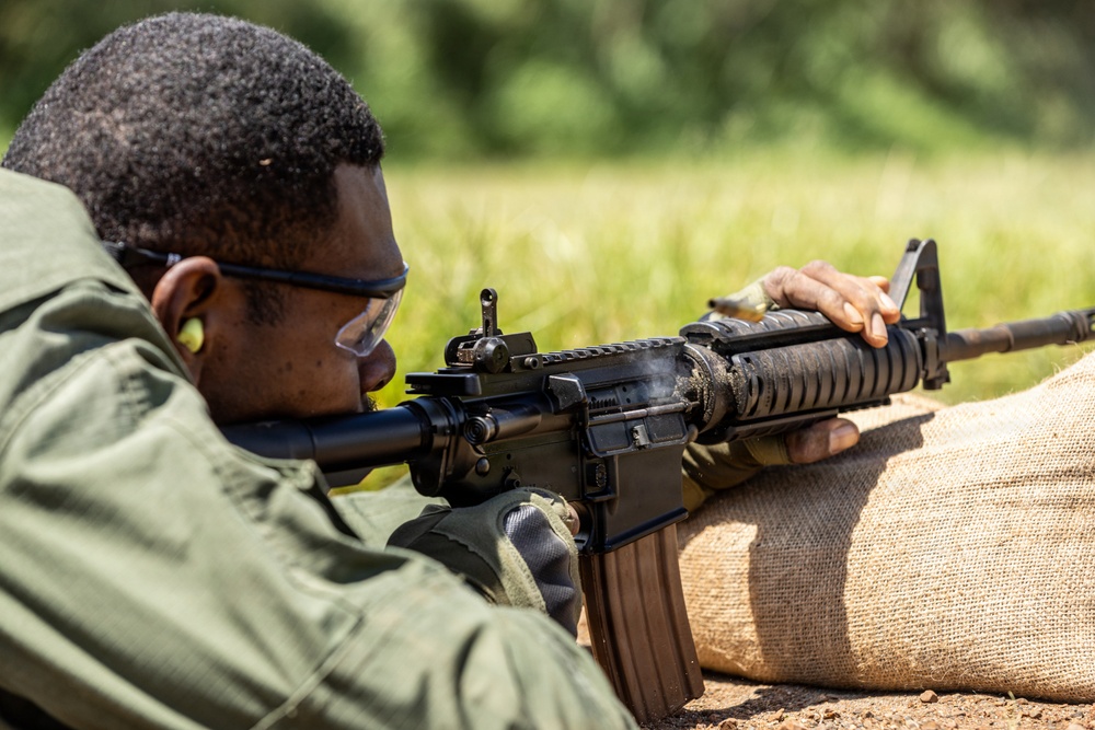 Competitors Zero M4A1 Carbines During PLFTRC