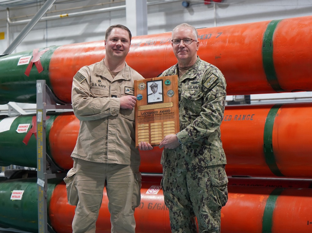 Lockwood Award presented to Navy Submarine Torpedo Facility onboard Naval Weapons Station Yorktown
