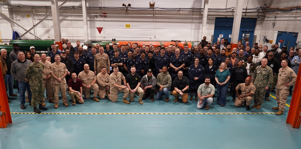 Lockwood Award presented to Navy Submarine Torpedo Facility onboard Naval Weapons Station Yorktown