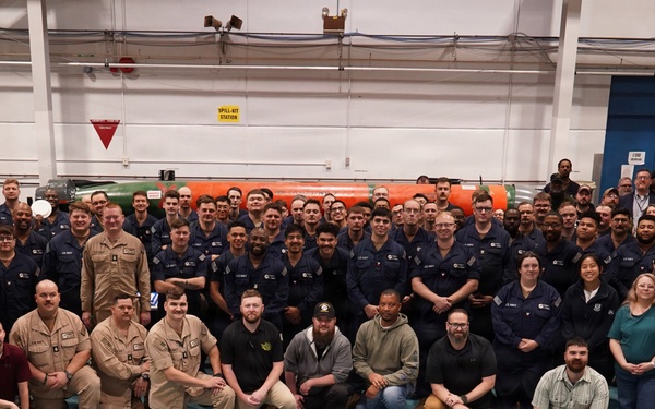 Lockwood Award presented to Navy Submarine Torpedo Facility onboard Naval Weapons Station Yorktown