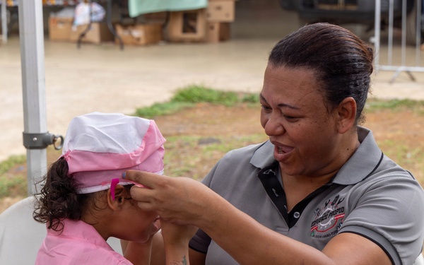 U.S. Service Members Deliver Eyeglasses to Local Community in Panama