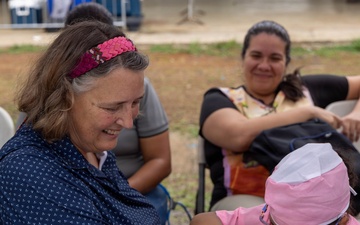 U.S. Service Members Deliver Eyeglasses to Local Community in Panama