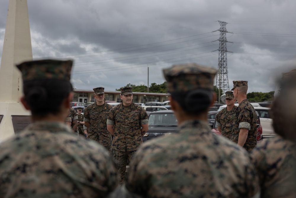 U.S. Marines Receive Navy and Marine Corps Achievement Medal from 3rd Marine Division Commanding General