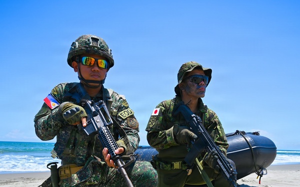 Balikatan 2026: Japan Ground Self-Defense Force, Philippine Army conduct amphibious assault