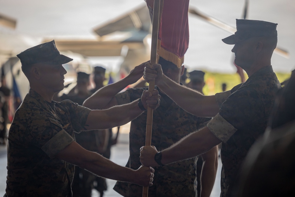 Col. Daniel Schierling relinquishes command of VMM-262 to Lt. Col. Derick E. Staffenson