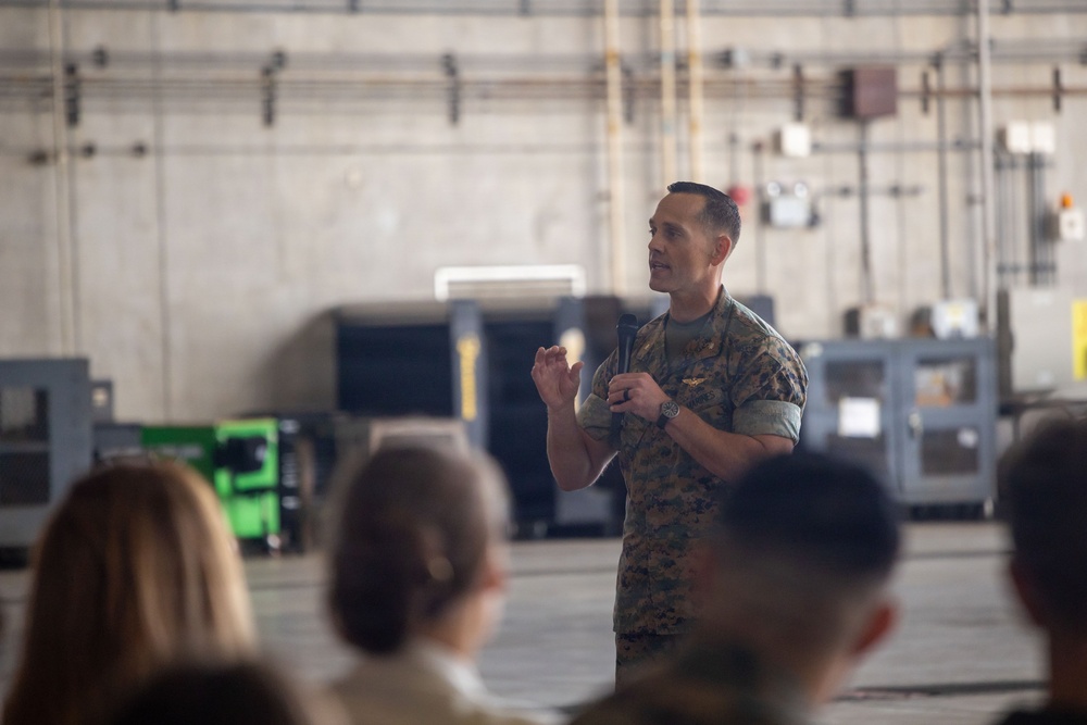 Col. Daniel Schierling relinquishes command of VMM-262 to Lt. Col. Derick E. Staffenson