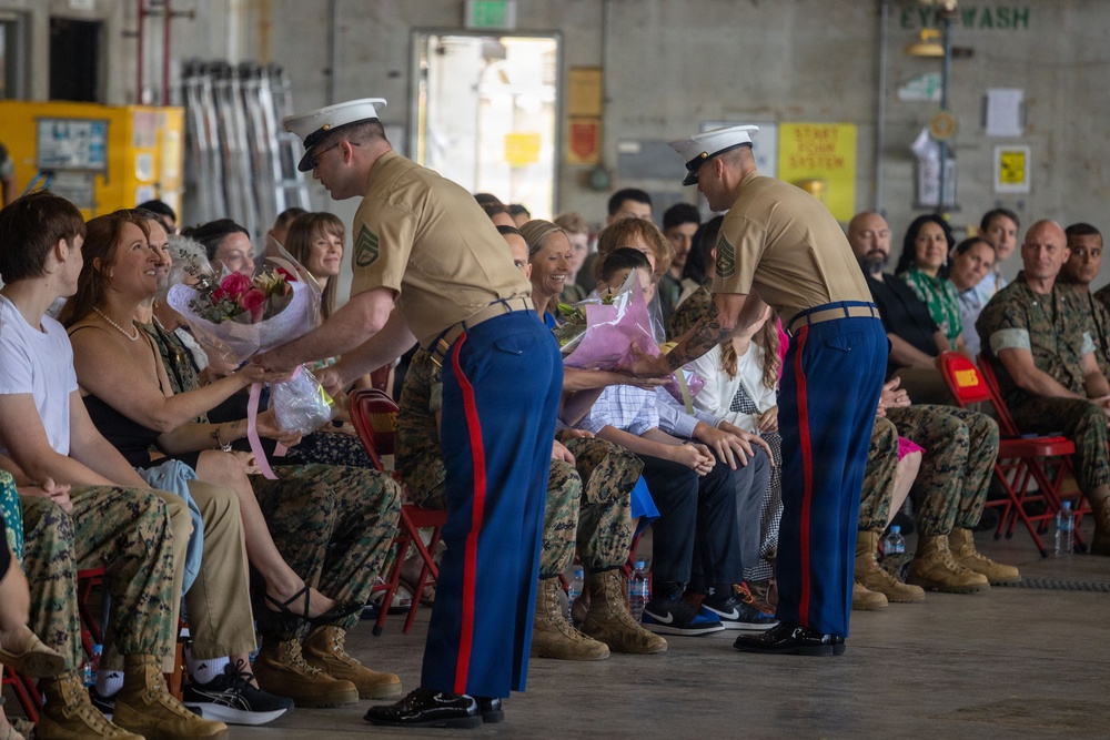 Col. Daniel Schierling relinquishes command of VMM-262 to Lt. Col. Derick E. Staffenson