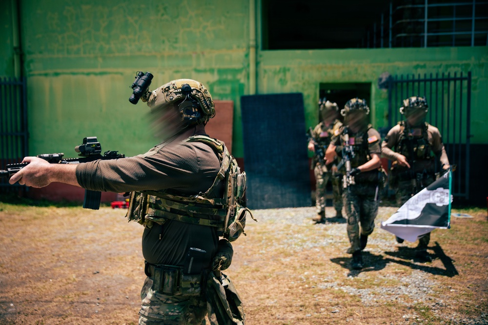 Balikatan 2026: Green Berets, Philippine special operators conduct close-quarters battle training