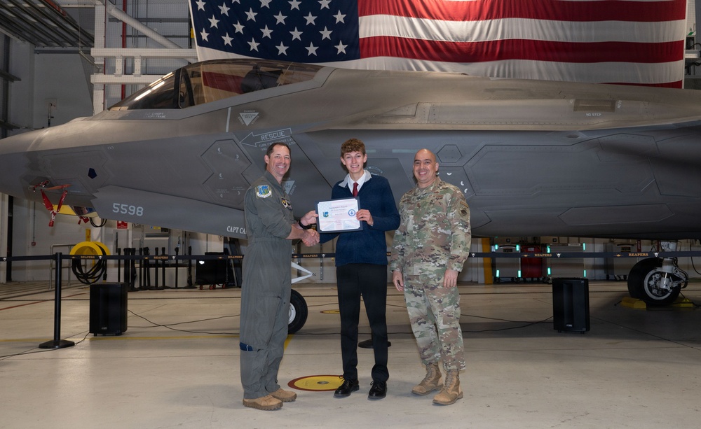 48 FW DOWEA students receive Commander’s Award