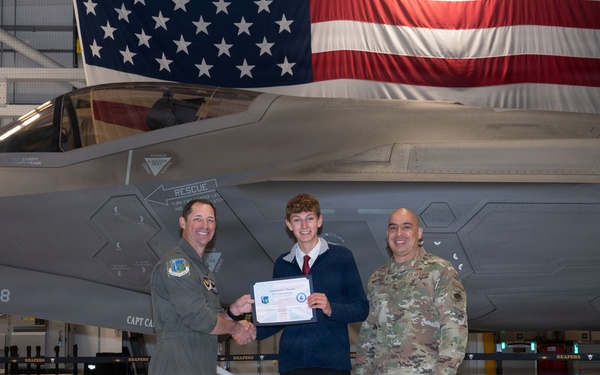 48 FW DOWEA students receive Commander’s Award