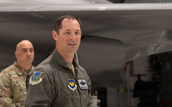 48 FW DOWEA students receive Commander’s Award