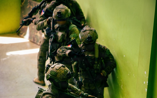 Balikatan 2026: Green Berets, Philippine special operators conduct close-quarters battle training