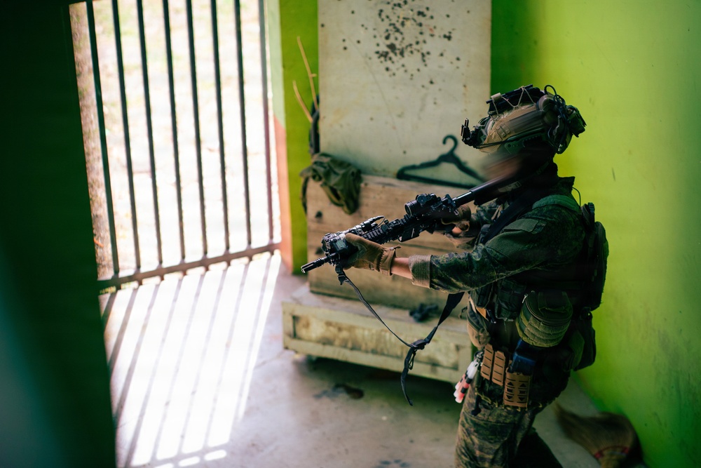 Balikatan 2026: Green Berets, Philippine special operators conduct close-quarters battle training