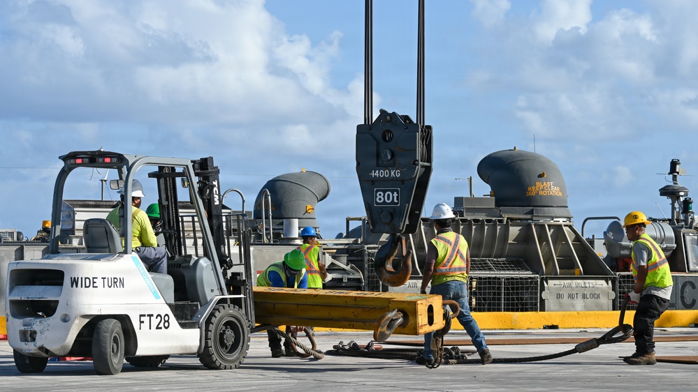 LCACs’ 62, 52 arrives in Saipan bearing Army vehicles for Typhoon Sinlaku response