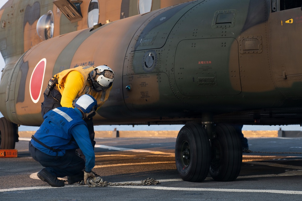Balikatan 2026: Task Force Ashland participates in deck landing quals with JMSDF