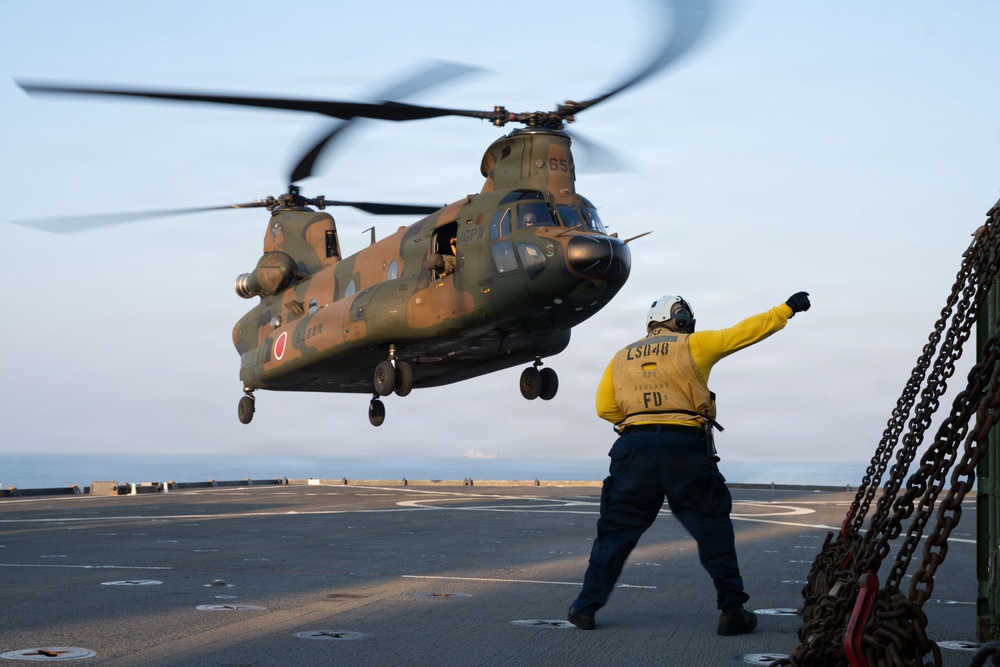 Balikatan 2026: Task Force Ashland participates in deck landing quals with JMSDF