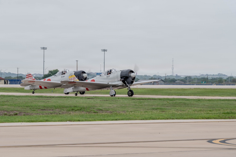 Aircraft arrive for The Great Texas Airshow