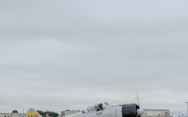 Aircraft arrive for The Great Texas Airshow