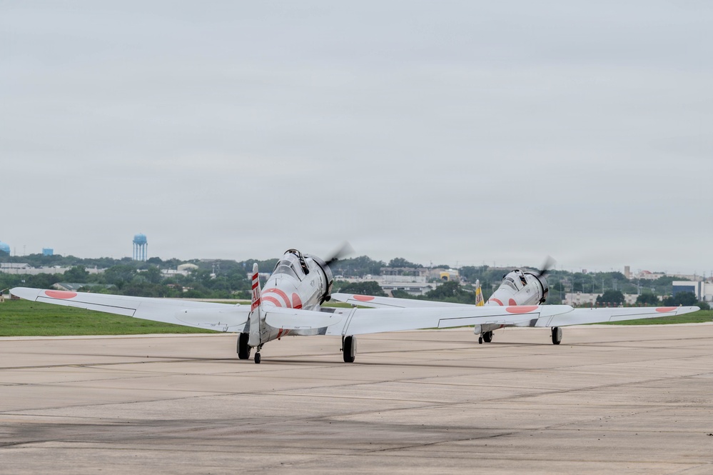 Aircraft arrive for The Great Texas Airshow