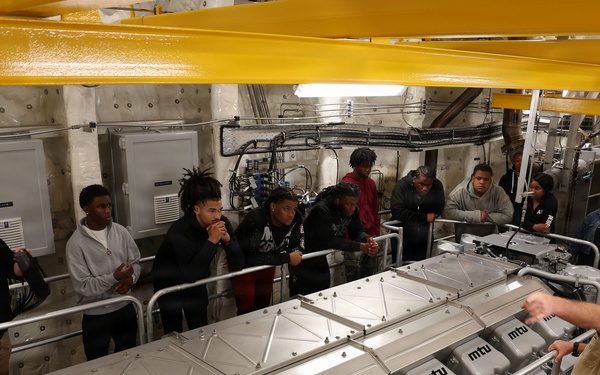 Oscar Smith High School Students tour USNS Point Loma