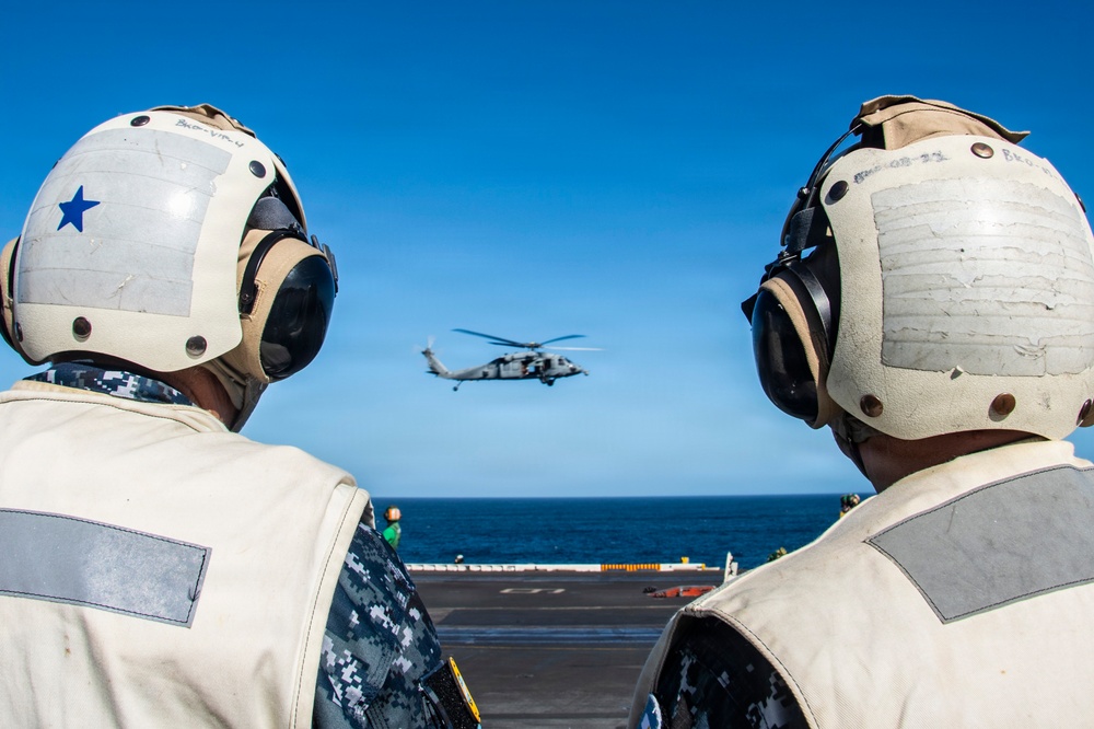 President of the Republic of Argentina and Argentine Distinguished Visitors Tour USS Nimitz