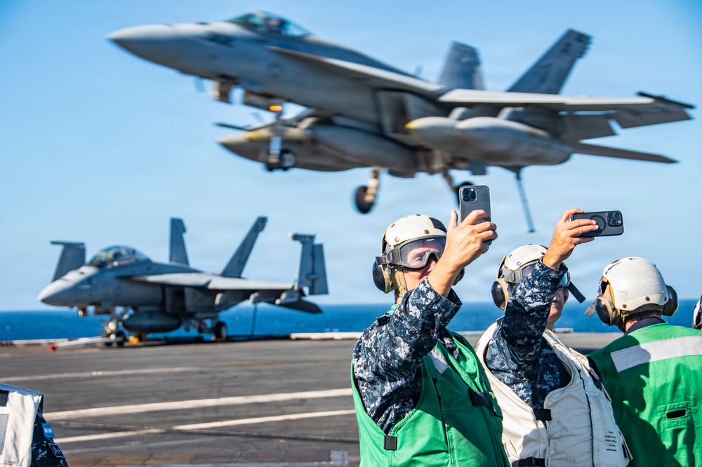 President of the Republic of Argentina and Argentine Distinguished Visitors Tour USS Nimitz