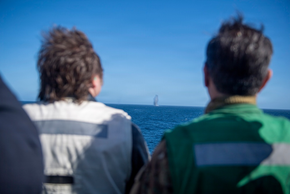President of the Republic of Argentina and Argentine Distinguished Visitors Tour USS Nimitz