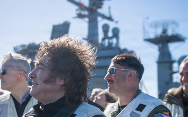 President of the Republic of Argentina and Argentine Distinguished Visitors Tour USS Nimitz