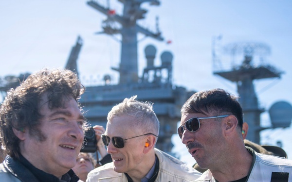 President of the Republic of Argentina and Argentine Distinguished Visitors Tour USS Nimitz