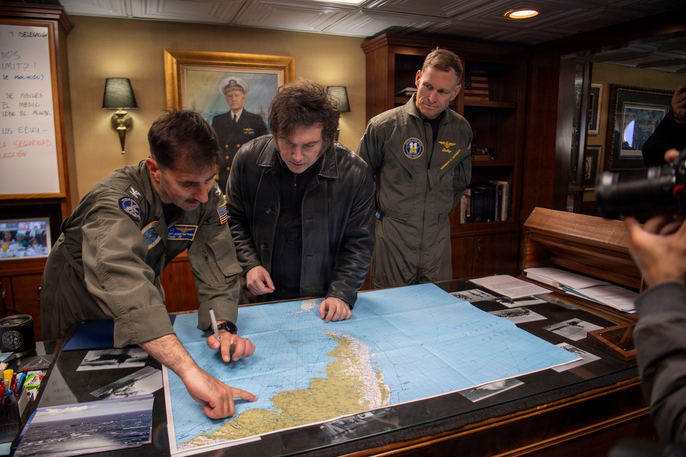 President of the Republic of Argentina and Argentine Distinguished Visitors Tour USS Nimitz