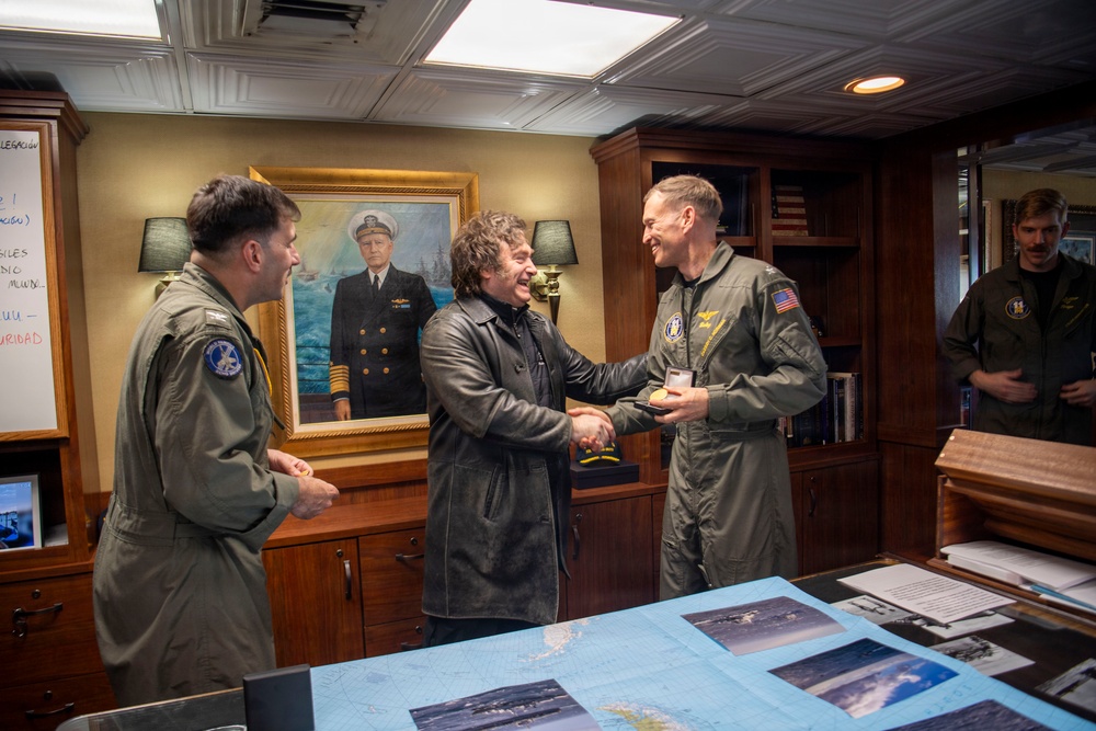 President of the Republic of Argentina and Argentine Distinguished Visitors Tour USS Nimitz