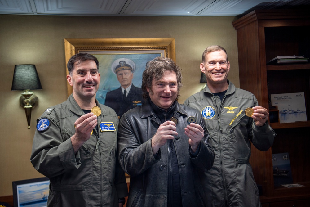 President of the Republic of Argentina and Argentine Distinguished Visitors Tour USS Nimitz