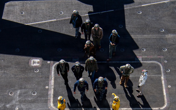President of the Republic of Argentina and Argentine Distinguished Visitors Tour USS Nimitz