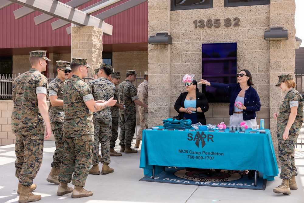 Camp Pendleton SARCs and SAPR VAs spread awareness for SAAPM