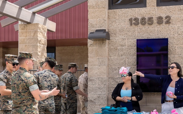 Camp Pendleton SARCs and SAPR VAs spread awareness for SAAPM