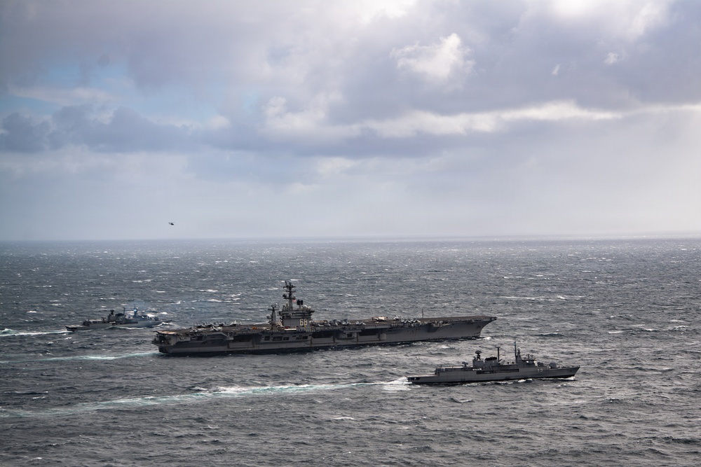 Argentine Navy and U.S. Navy Conduct Bilateral Maritime Engagement in Atlantic Ocean