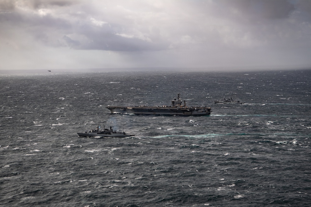 Argentine Navy and U.S. Navy Conduct Bilateral Maritime Engagement in Atlantic Ocean