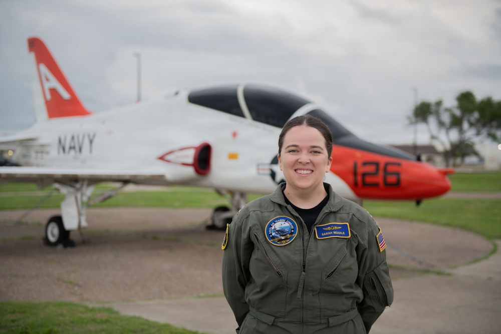 LT Sarah Beadle Poses Infront of T-6