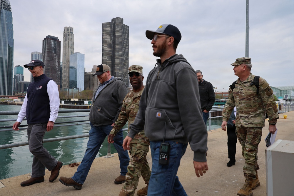 Maj. Gen. Jason Kelly visits Chicago Harbor Lock